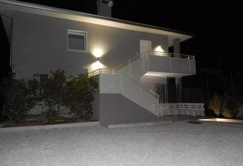 ベッドアンドブレックファースト Flyingaway