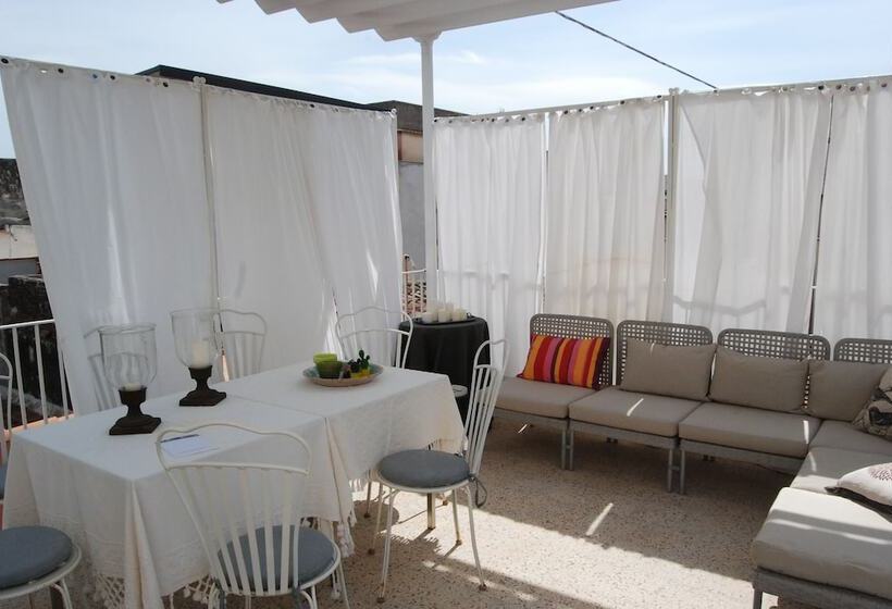 تختخواب و صبحانه Kemmare