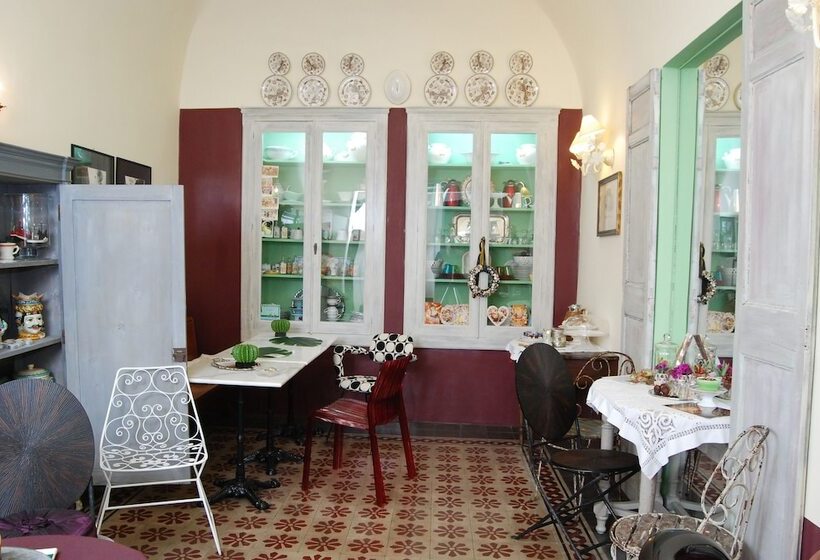 تختخواب و صبحانه Kemmare