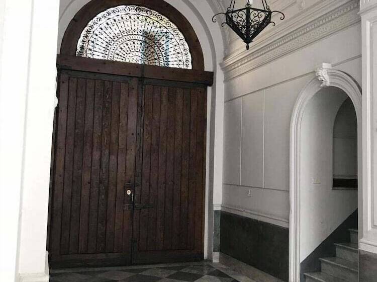 تختخواب و صبحانه Petros Room Camere