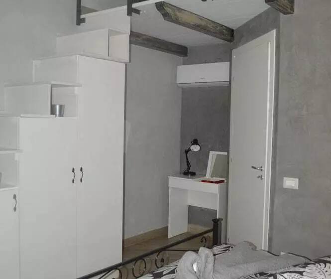 تختخواب و صبحانه Petros Room Camere
