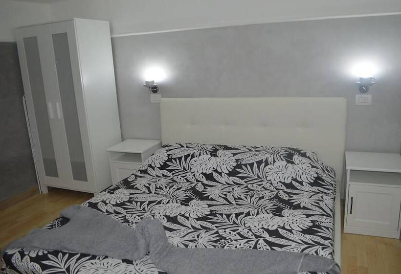 تختخواب و صبحانه Petros Room Camere