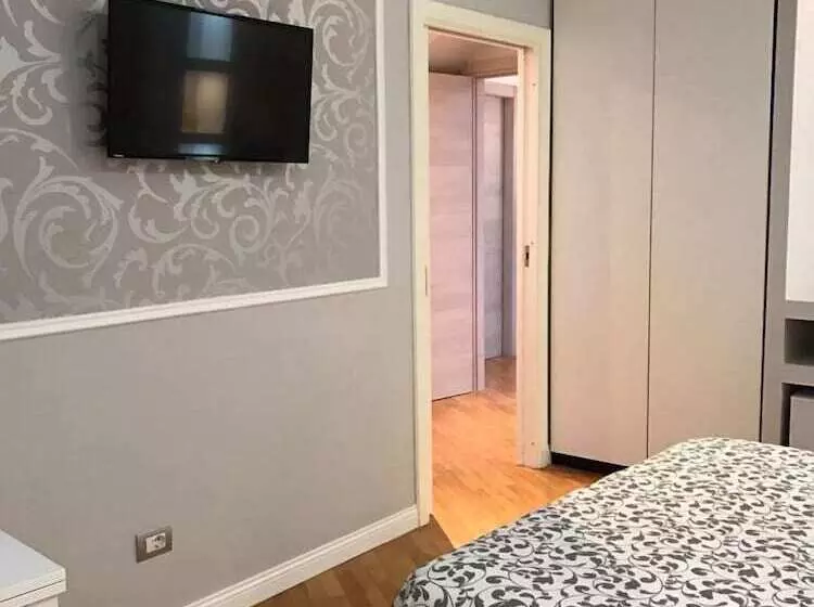 تختخواب و صبحانه Petros Room Camere