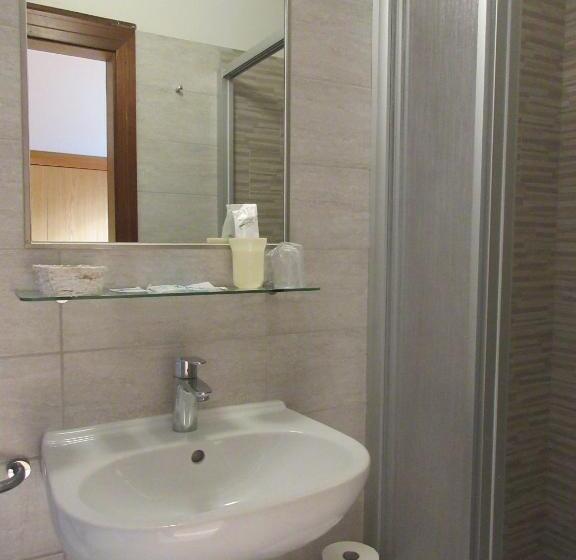 Отель Albergo Lucia