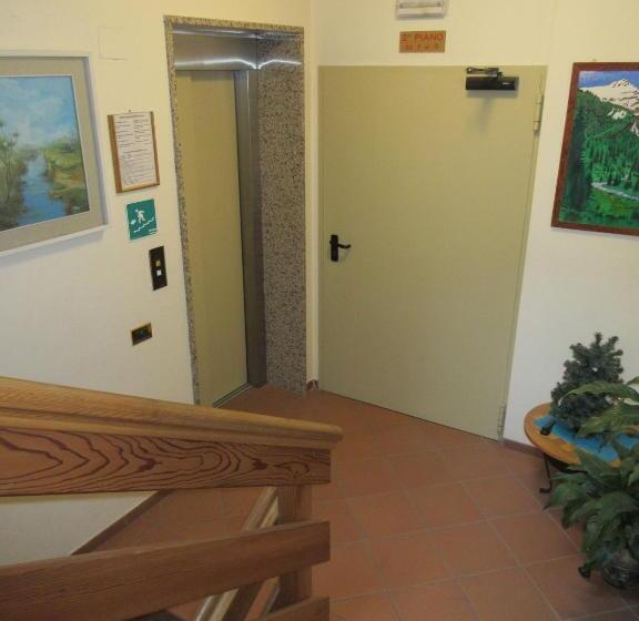 Отель Albergo Lucia