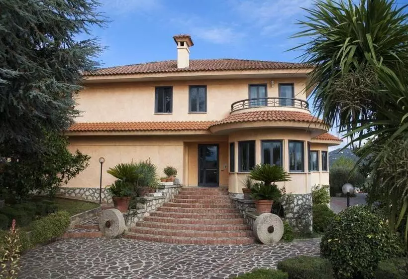 Hotelli Albergo Ristorante Uliveto