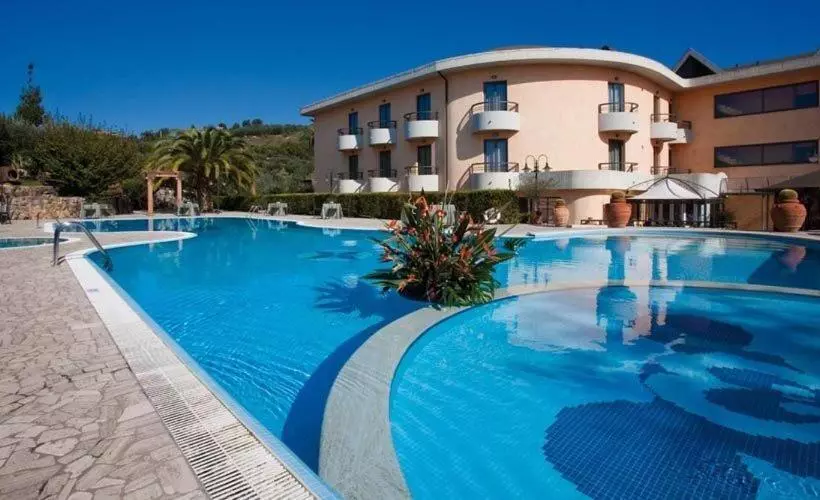 Hotelli Albergo Ristorante Uliveto