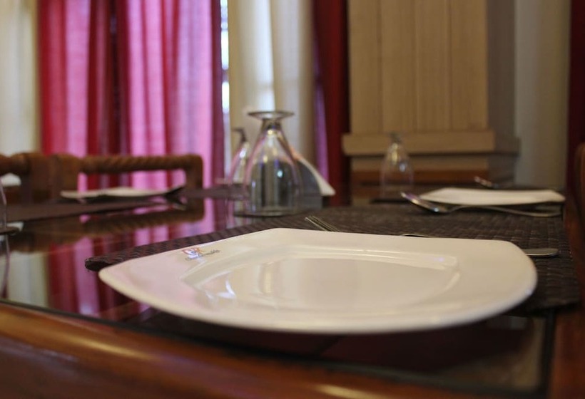 ホテル Chandermukhi Resorts