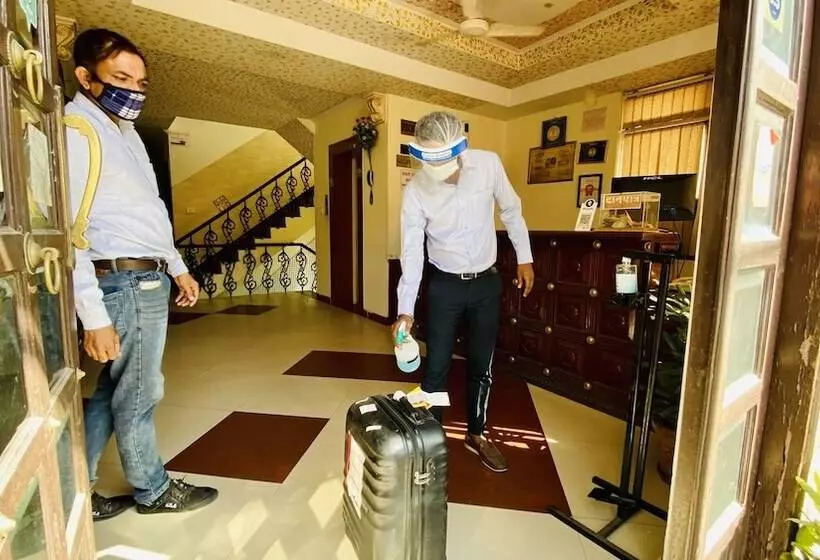 هتل Classic Inn Near Railway Station Jaipur