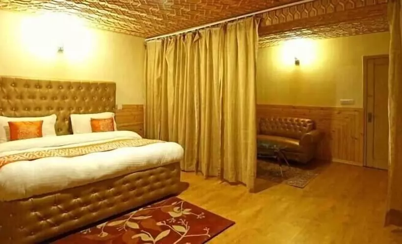 Hotel Maharaja Resorts