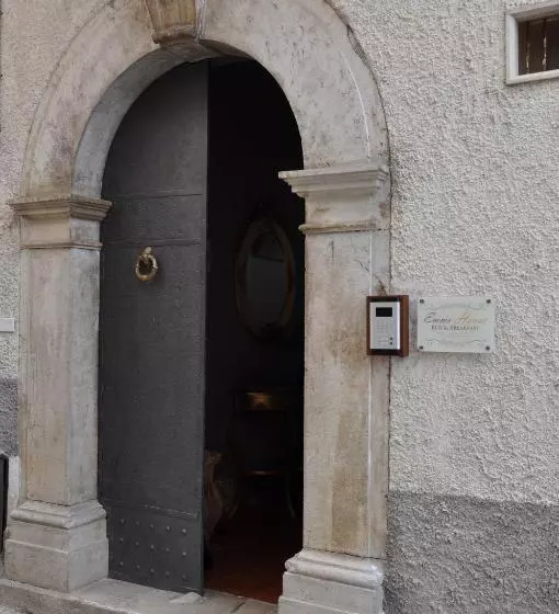 ベッドアンドブレックファースト Emme House Bed&breakfast