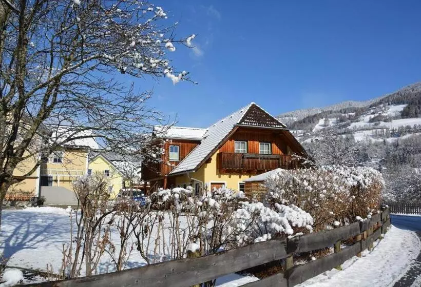 تختخواب و صبحانه Haus Ofner Am Kreischberg
