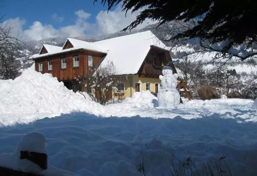 تختخواب و صبحانه Haus Ofner Am Kreischberg