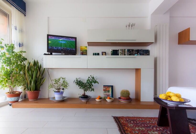 تختخواب و صبحانه Limoni Sul Mare