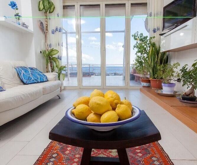 تختخواب و صبحانه Limoni Sul Mare
