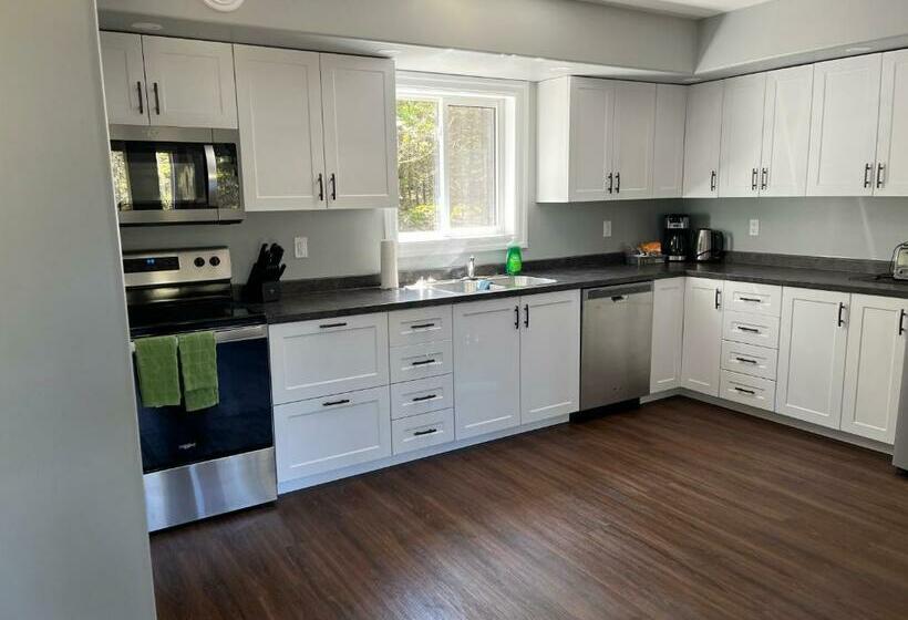 Escarpment Heights Motel