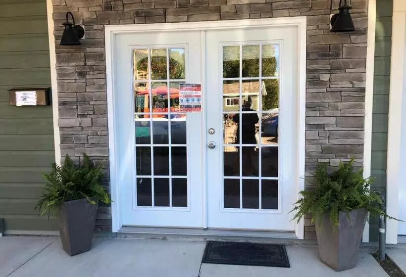 Escarpment Heights Motel