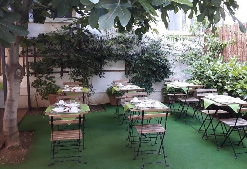 Bed and Breakfast Retrò Rooms