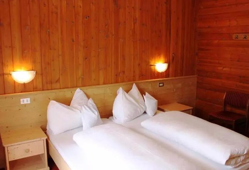 ホテル Albergo Alisander
