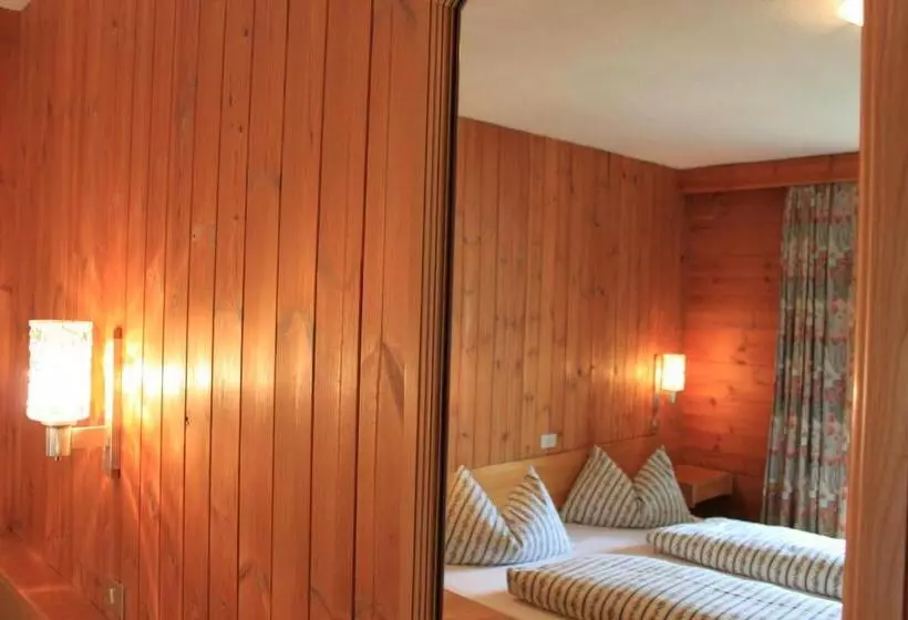 ホテル Albergo Alisander