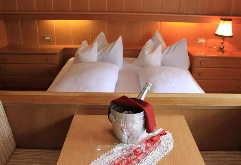 ホテル Albergo Alisander