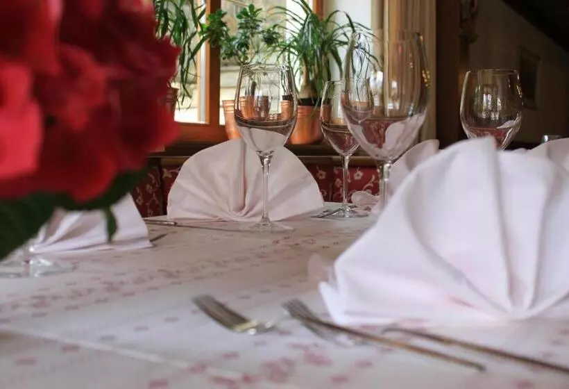 ホテル Albergo Alisander