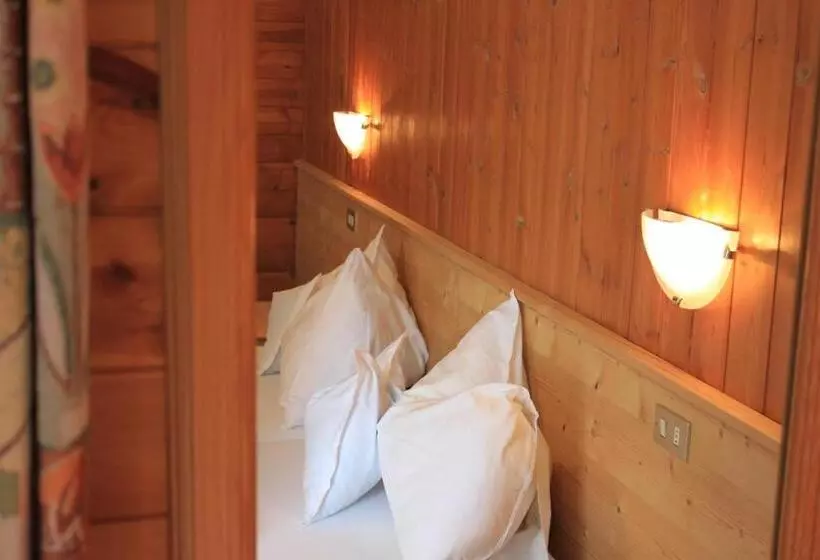 ホテル Albergo Alisander