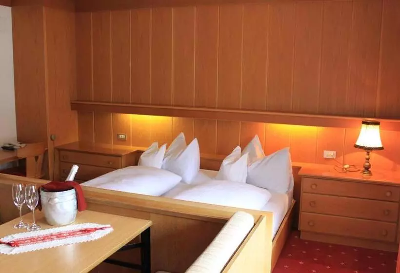 ホテル Albergo Alisander