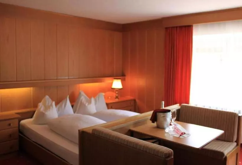 ホテル Albergo Alisander