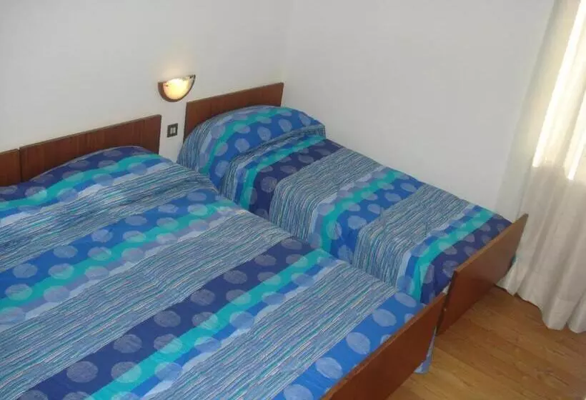 ホテル Albergo Larese