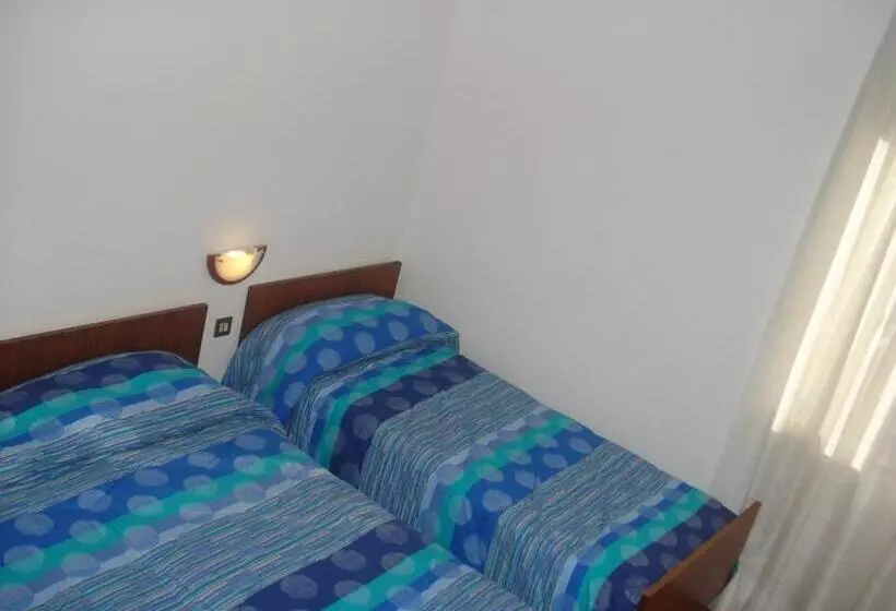 ホテル Albergo Larese