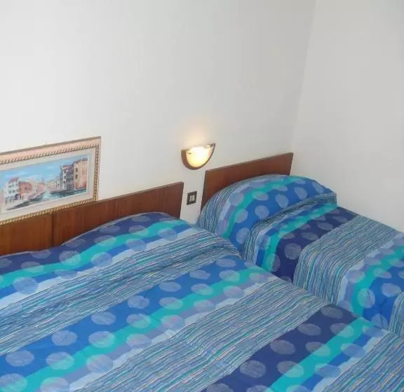 ホテル Albergo Larese