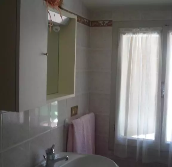 ホテル Albergo Larese