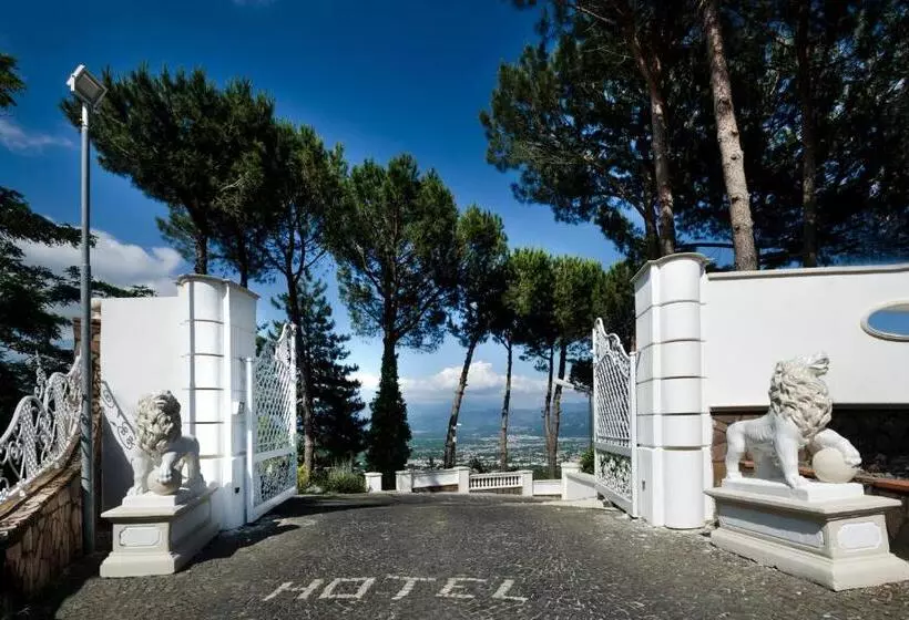Hotelli La Baita Del Re Resort