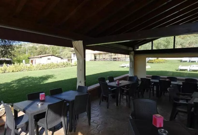 Hotelli Piscina La Suite