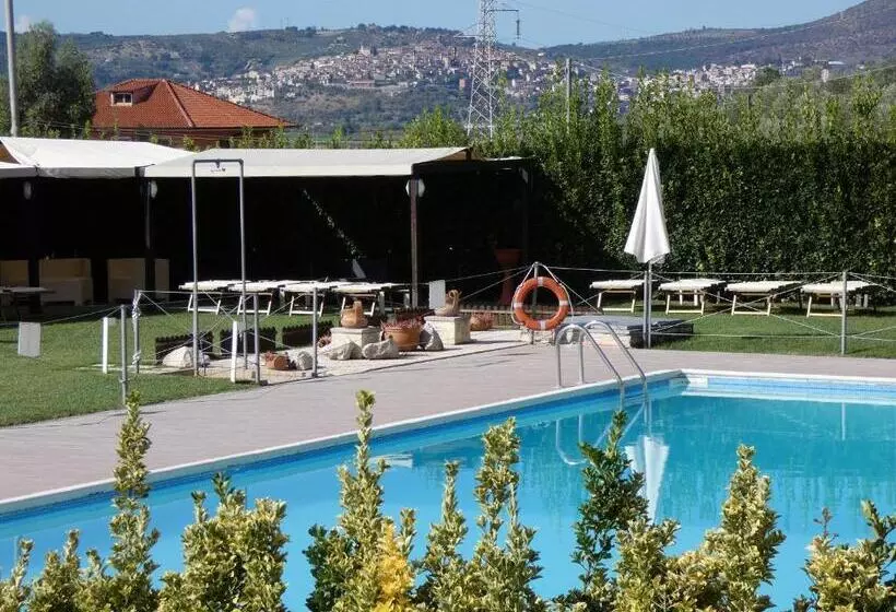 Hotelli Piscina La Suite