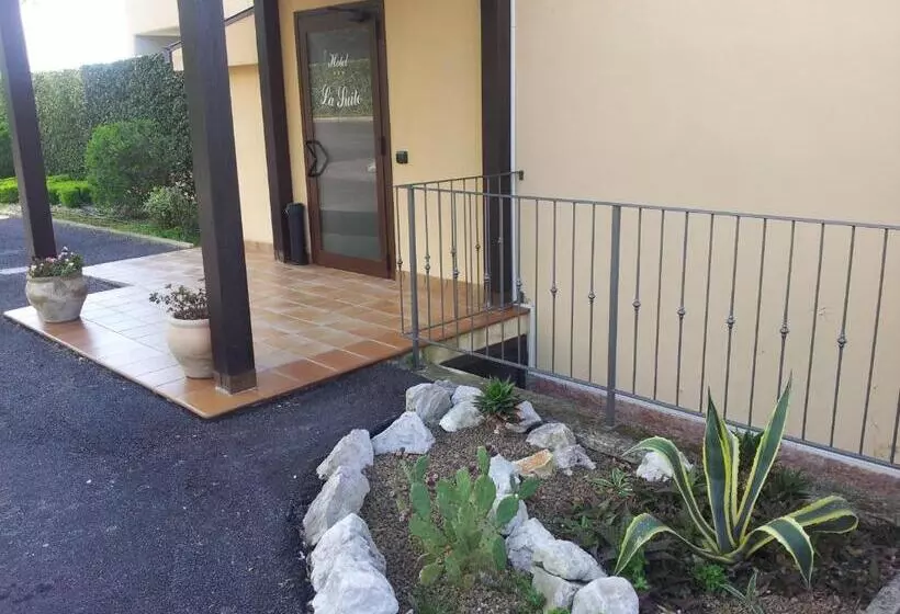 Hotelli Piscina La Suite