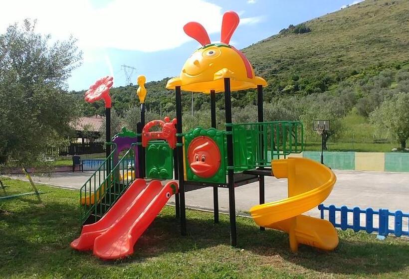 Отель Piscina La Suite