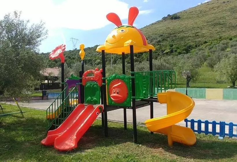 Hotelli Piscina La Suite