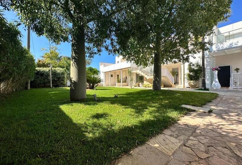 مبيت وإفطار Adagio Salentino