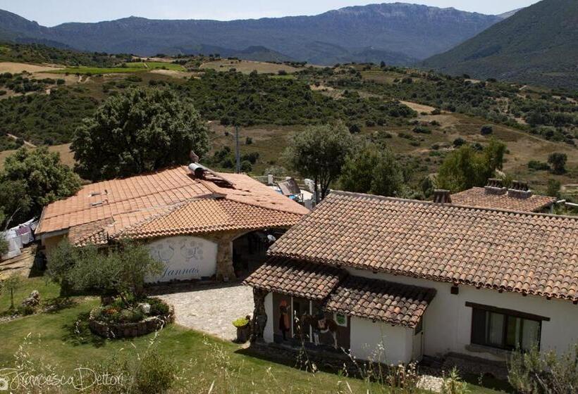 ベッドアンドブレックファースト Affittcamere Jannas