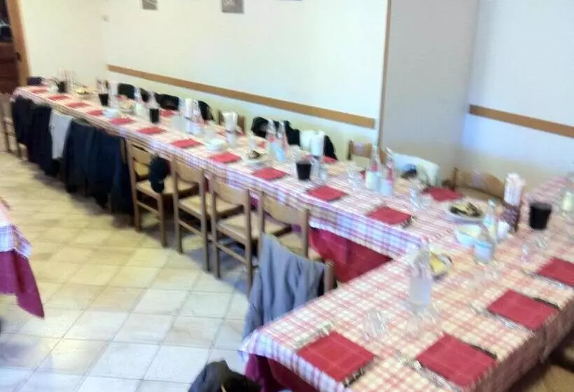 Aamiaismajoitus (B&B) Bar Trattoria Colombina Affittacamere