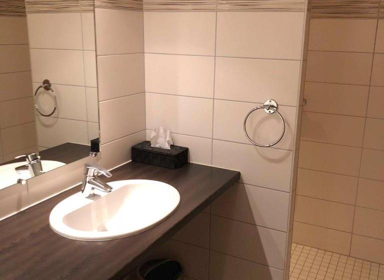 مبيت وإفطار Golf Du Rochat