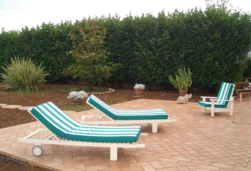 تختخواب و صبحانه Il Glicine Di Carmen