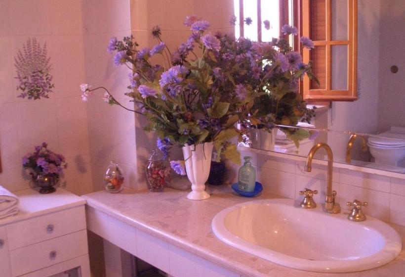 تختخواب و صبحانه Il Glicine Di Carmen