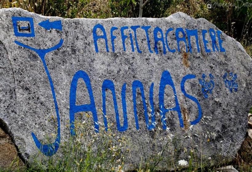 ベッドアンドブレックファースト Affittcamere Jannas