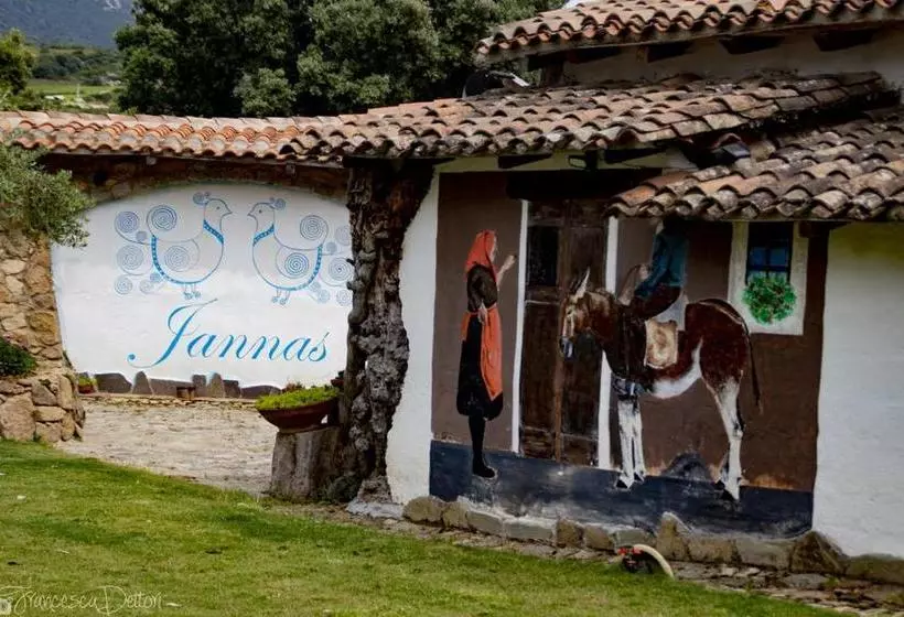 ベッドアンドブレックファースト Affittcamere Jannas