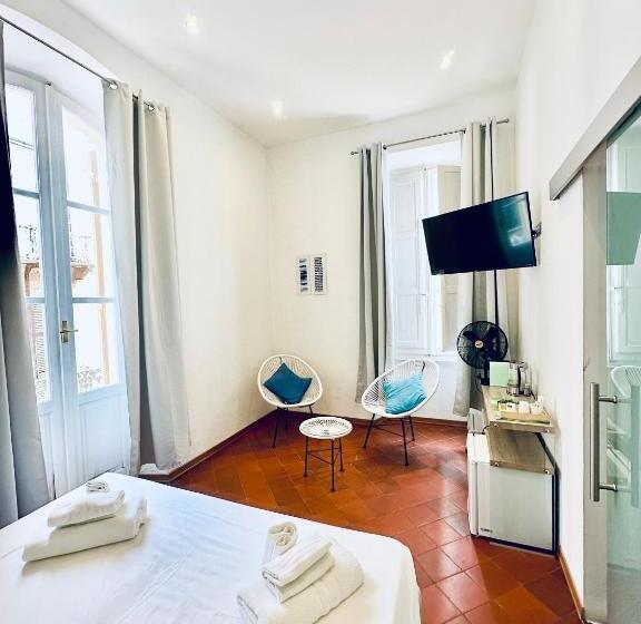 住宿加早餐  La Siesta