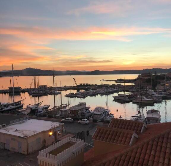 住宿加早餐  La Siesta