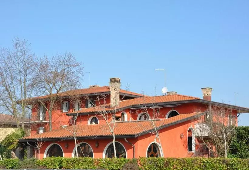 Aamiaismajoitus (B&B) Red Fenice